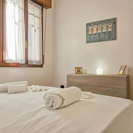 Juliet's Terrace On The River Apartment Verona